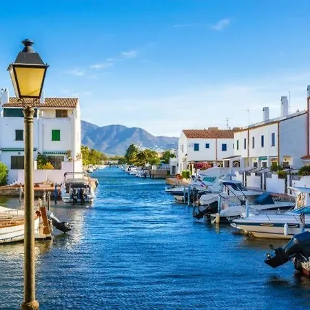 Royal Marine En Empuriabrava